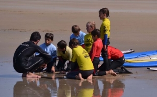  Lições de surf para crianças em Morbihan 